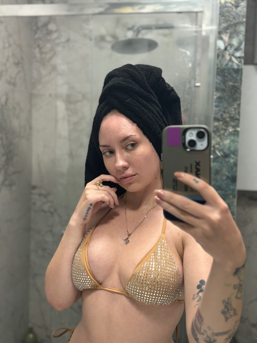 Nude girl KateV in Cali