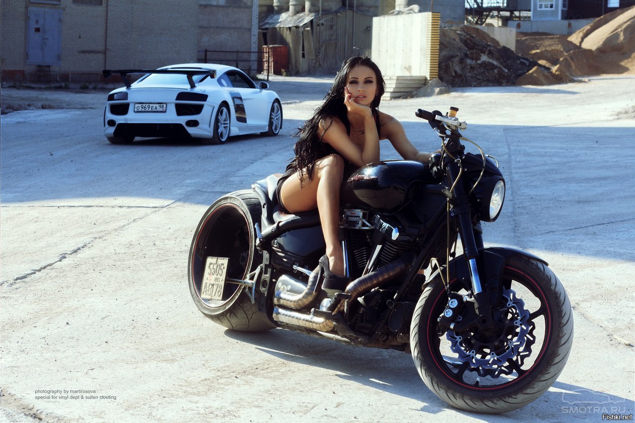 Sexy model Brunettes on a motorcycle in Cali