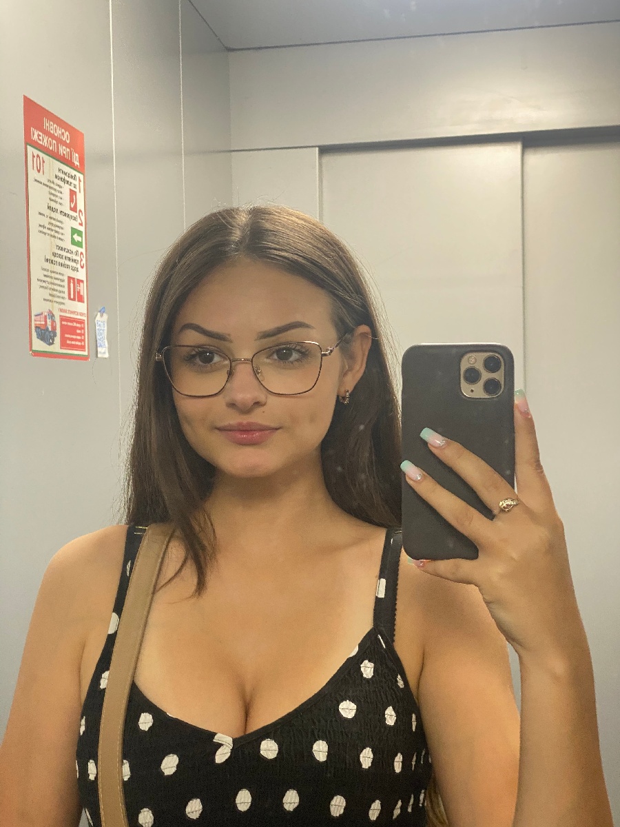 Sexy model Stacy in Cali