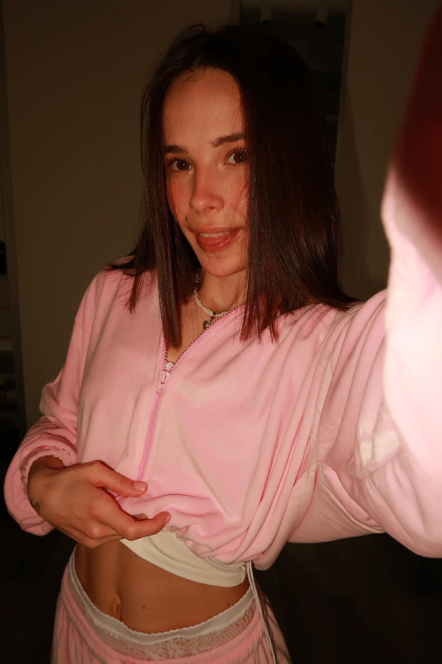 Tina brings the glow — live moments in Cali