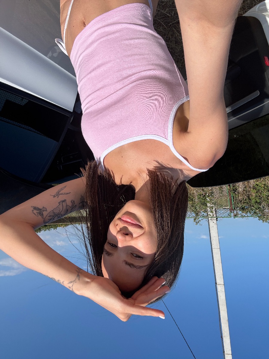 Sexy model Tina in Cali